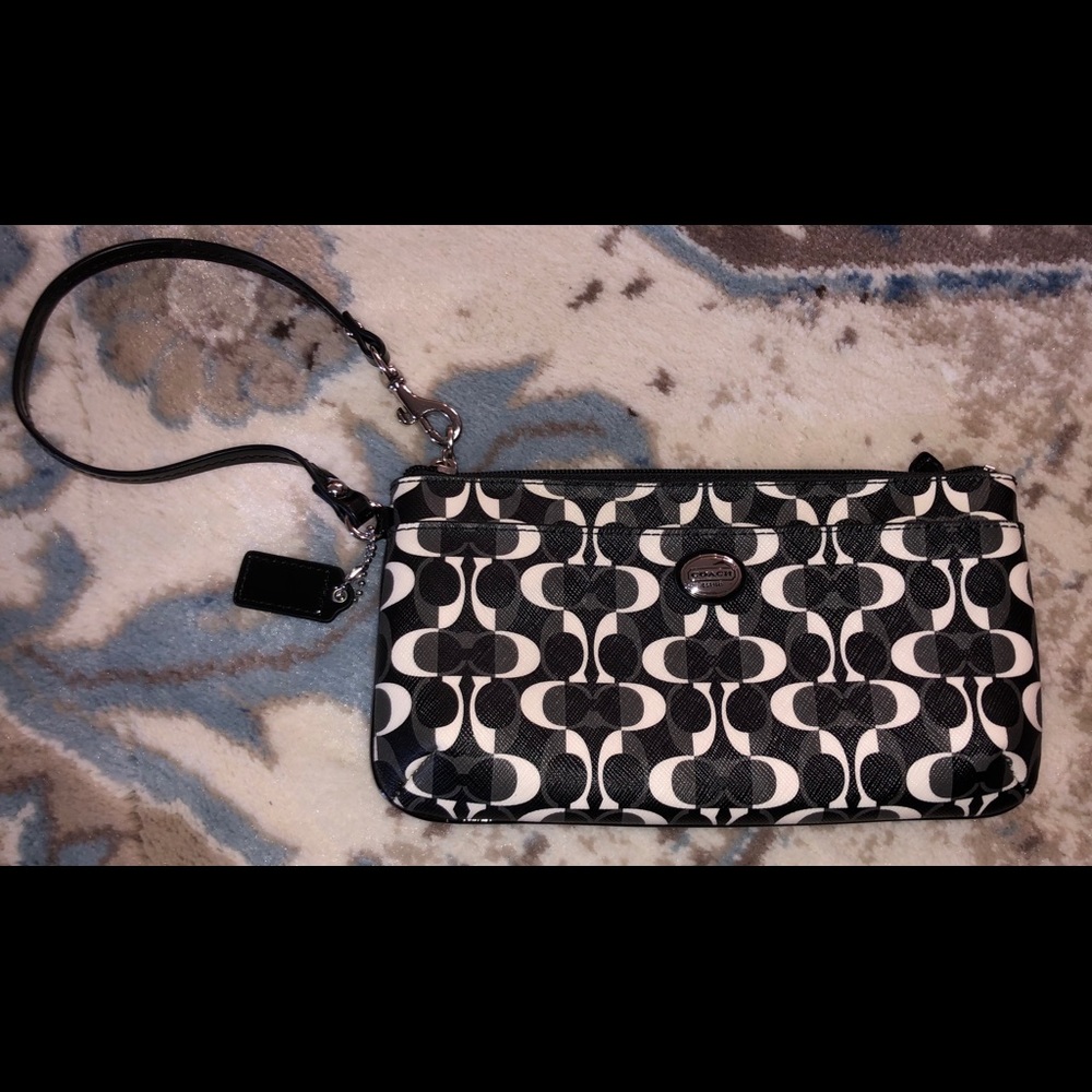 Like New Black & White Coach Wristlet